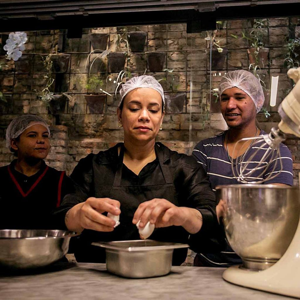 Circuito de seminários sobre produção de chocolate para a Páscoa