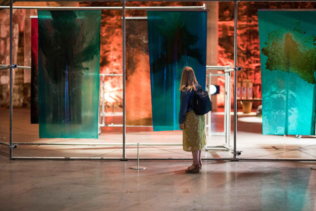 Criação de Espaços de Permanência e Acolhimento em Exposições