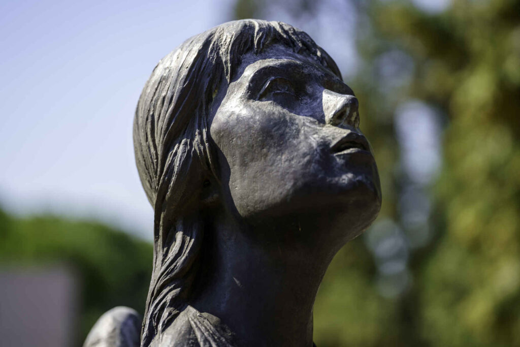 Escultura para além do olhar