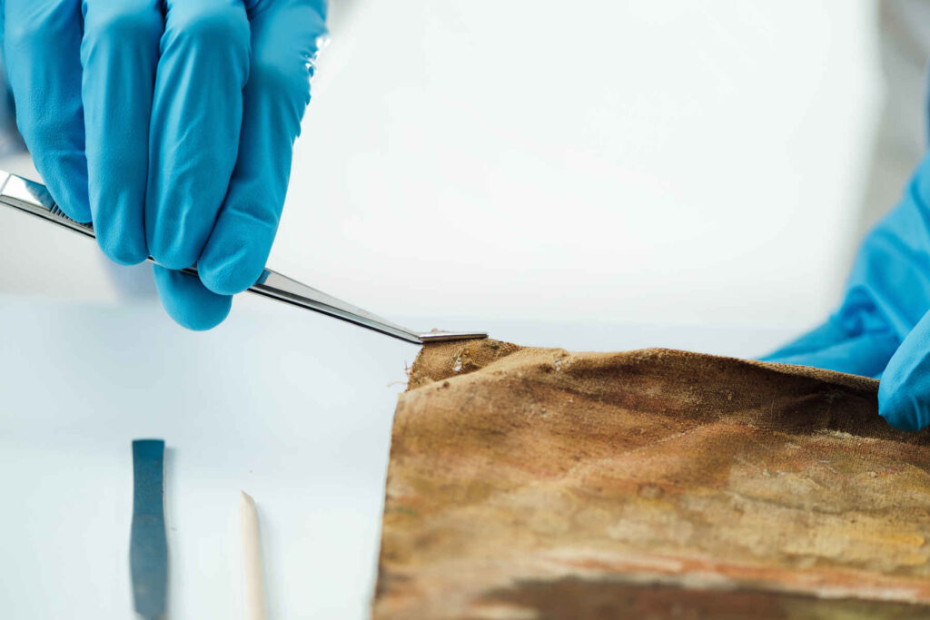 Conservação e Pequenos Reparos em Papel