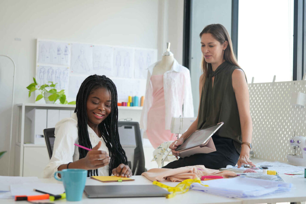 Empreendimento criativo: formação para autônomos de moda e artesanato