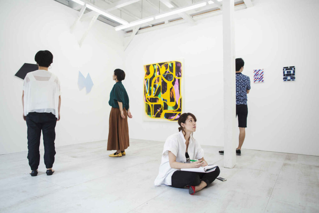 Fundamentos e Práticas da Curadoria em Arte Contemporânea